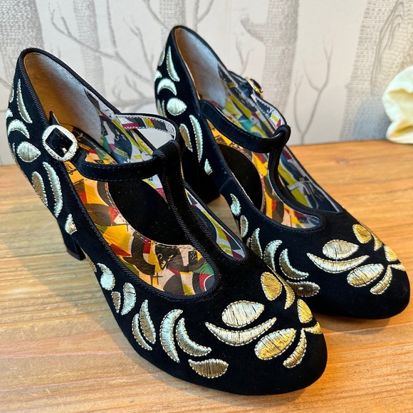 Miss L Fire Garland Stitched T-Strap Mary Jane Heels Size 7.5 EUC - Picture 1 of 5